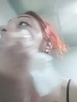 Snapshot of EmilyyRed chatting on 12-04-25, 06:05 EmilyyRed online show from 12-04-25, 06:05