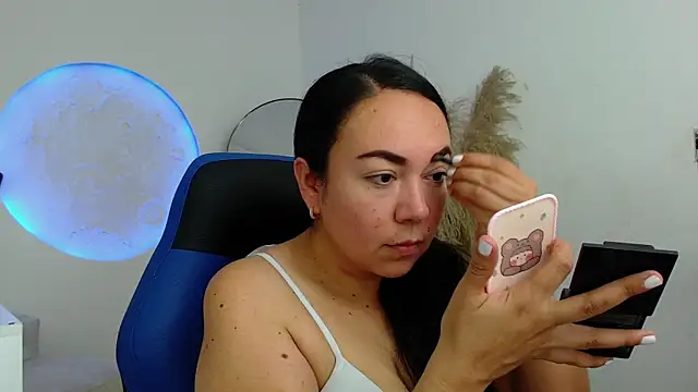 Yadis hot online show from 11-06-25, 08:32