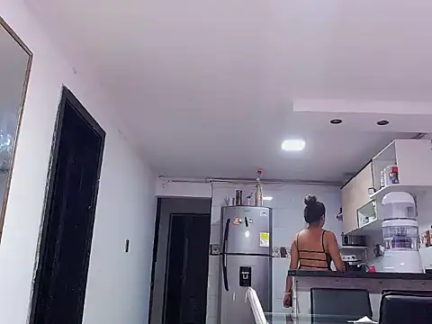 Snapshot of Caroline_Jons chatting on 11-08-25, 11:10 Caroline Jons online show from 11-08-25, 11:10