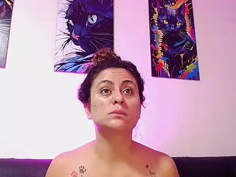 Snapshot of Caroline_Jons chatting on 11-14-25, 10:58 Caroline Jons online show from 11-14-25, 10:58