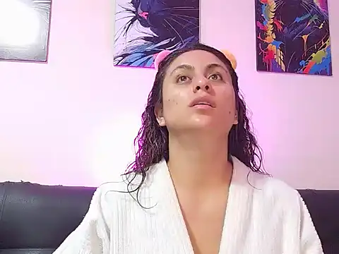 Snapshot of Caroline_Jons chatting on 11-19-25, 11:43 Caroline Jons online show from 11-19-25, 11:43