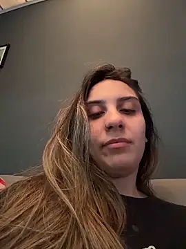 Snapshot of sarah_honey__ chatting on 11-12-25, 02:17 sarah honey online show from 11-12-25, 02:17