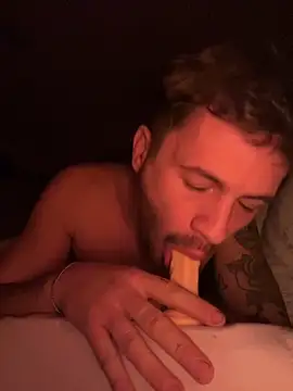 Snapshot of deathnightten chatting on 12-01-25, 03:11 deathnightten online show from 12-01-25, 03:11