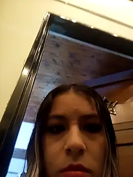 Snapshot of Emily_Sore chatting on 10-29-25, 02:36 Emily Sore online show from 10-29-25, 02:36