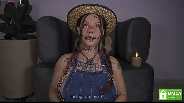 Snapshot of nyx_97 chatting on 11-01-25, 03:30 nyx 97 online show from 11-01-25, 03:30