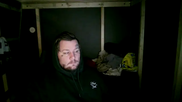 Snapshot of SWEDEN933 chatting on 10-24-25, 02:52 SWEDEN933 online show from 10-24-25, 02:52