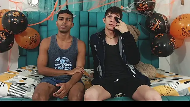 Hot Boys Latinos X online show from 10-29-25, 12:13