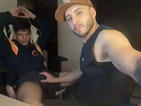 Snapshot of lionandreough chatting on 11-06-25, 12:22 lionandreough online show from 11-06-25, 12:22