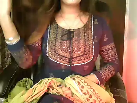 Snapshot of Sweet_sofie_01 chatting on 11-23-25, 04:51 Sweet sofie 01 online show from 11-23-25, 04:51