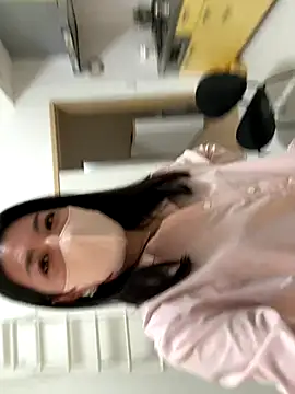 Snapshot of akimix_xoxo chatting on 10-28-25, 01:25 akimix xoxo online show from 10-28-25, 01:25