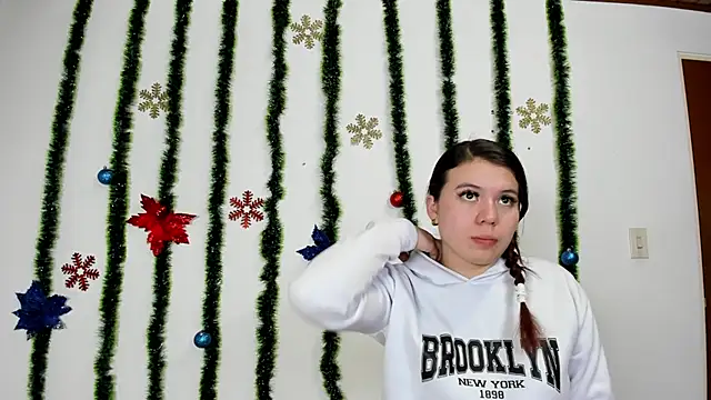 Vanessa Martinz online show from 11-19-25, 12:05