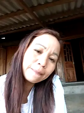 Snapshot of Gwen-n chatting on 10-24-25, 06:10 Gwen-n online show from 10-24-25, 06:10