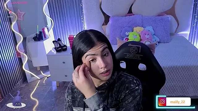 MAIILY TAY online show from 02-11-26, 12:10