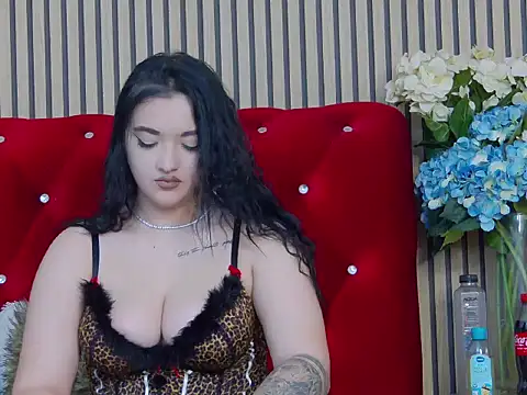 Snapshot of LaraBloom chatting on 11-21-25, 07:45 LaraBloom online show from 11-21-25, 07:45