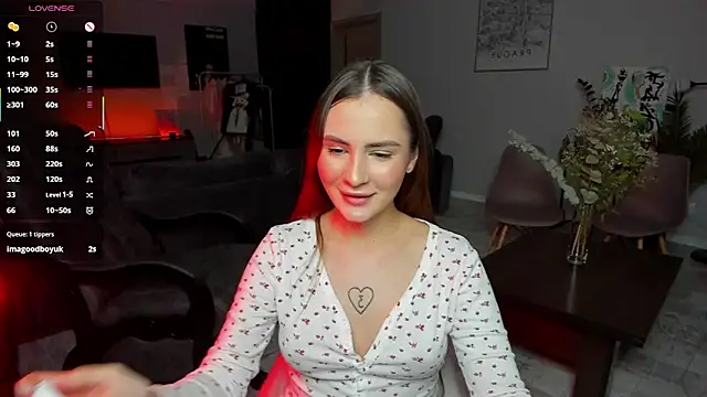 Snapshot of Cleojuice chatting on 11-04-25, 01:32 Cleojuice online show from 11-04-25, 01:32