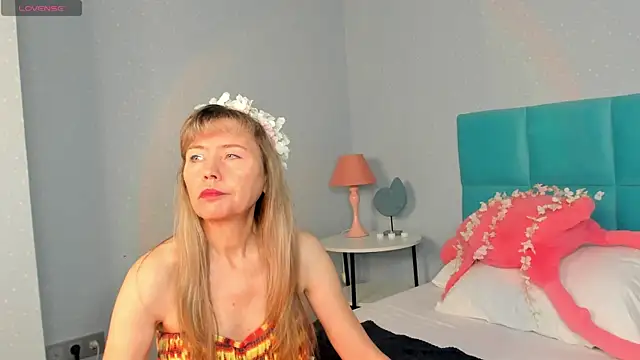 Carla Vogue online show from 11-09-25, 03:49