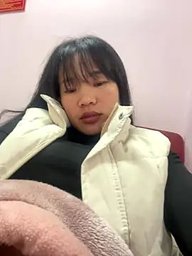 Macy-y online show from 11-17-25, 04:57