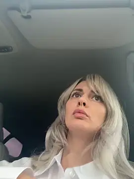 Snapshot of blondegirlx chatting on 11-04-25, 11:20 blondegirlx online show from 11-04-25, 11:20