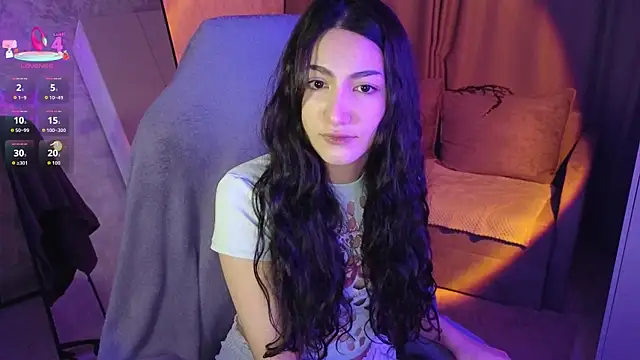 Snapshot of Mulan_Lo chatting on 12-14-25, 06:45 Mulan Lo online show from 12-14-25, 06:45