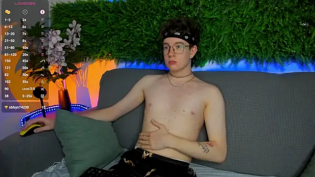 Teddy Parker online show from 12-14-25, 04:34