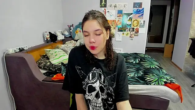 Snapshot of AgathaNott chatting on 10-25-25, 12:45 AgathaNott online show from 10-25-25, 12:45