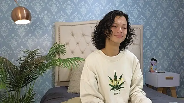 Snapshot of Indi_rave chatting on 11-16-25, 02:11 Indi rave online show from 11-16-25, 02:11