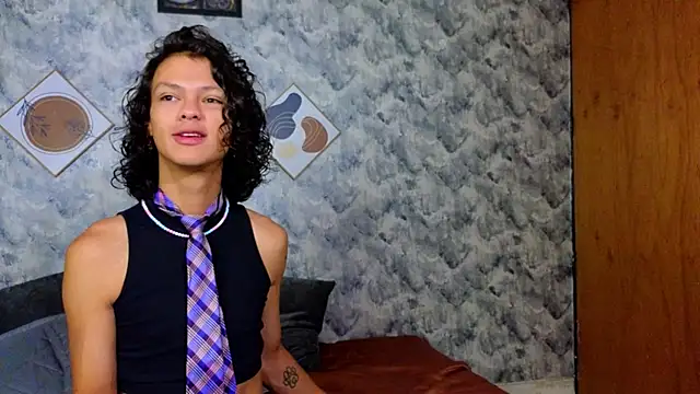 Snapshot of Indi_rave chatting on 12-15-25, 01:15 Indi rave online show from 12-15-25, 01:15