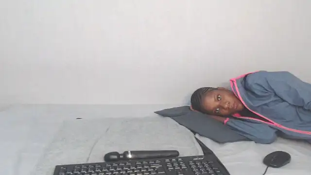 EbonyTinyX online show from 12-14-25, 04:23