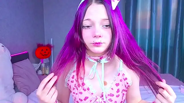 Snapshot of KittieHeart chatting on 11-06-25, 01:56 KittieHeart online show from 11-06-25, 01:56