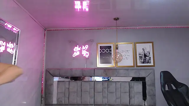 Snapshot of Cute_Martina_v chatting on 11-25-25, 08:09 Cute Martina v online show from 11-25-25, 08:09