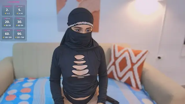 Snapshot of Lailaa_lush chatting on 11-18-25, 07:02 Lailaa lush online show from 11-18-25, 07:02