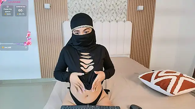 Snapshot of Lailaa_lush chatting on 11-24-25, 09:36 Lailaa lush online show from 11-24-25, 09:36