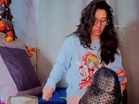 Snapshot of eva_delight_ chatting on 10-29-25, 11:34 eva delight  online show from 10-29-25, 11:34