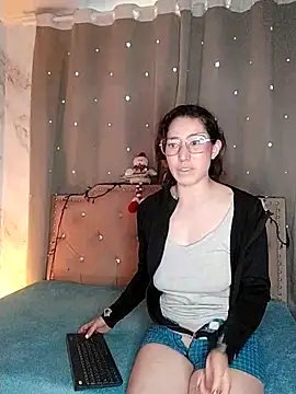 eva delight  online show from 11-17-25, 11:38