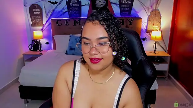 Snapshot of Prettyy_zoe chatting on 10-25-25, 12:02 Prettyy zoe online show from 10-25-25, 12:02