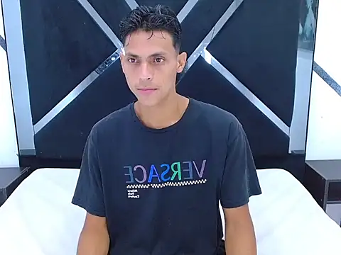 Snapshot of wiltom_ chatting on 10-28-25, 12:09 wiltom online show from 10-28-25, 12:09