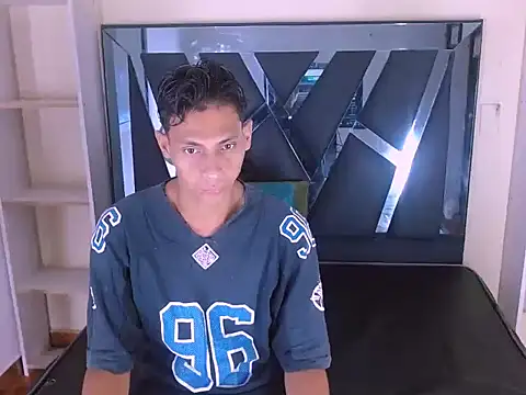 Snapshot of wiltom_ chatting on 10-31-25, 12:17 wiltom online show from 10-31-25, 12:17