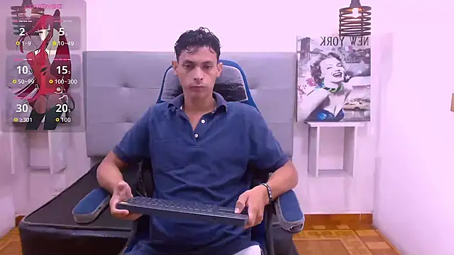 Snapshot of wiltom_ chatting on 11-03-25, 12:39 wiltom online show from 11-03-25, 12:39