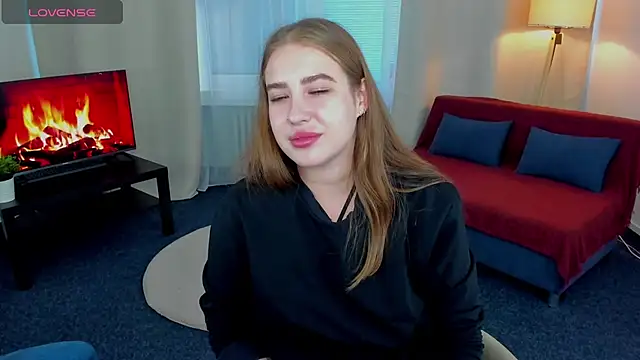 Snapshot of ElaraBloom chatting on 10-30-25, 02:07 ElaraBloom online show from 10-30-25, 02:07