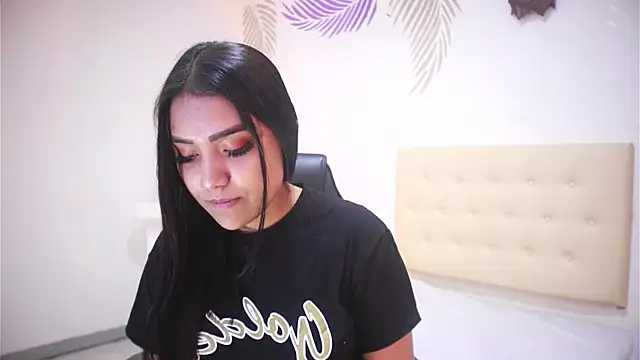 Snapshot of Isabelle_Lane chatting on 12-02-25, 12:32 Isabelle Lane online show from 12-02-25, 12:32