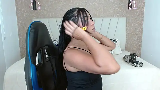 Snapshot of AliceSmity_ chatting on 11-15-25, 05:42 AliceSmity online show from 11-15-25, 05:42