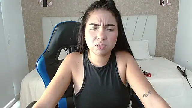 Snapshot of AliceSmity_ chatting on 11-28-25, 05:48 AliceSmity online show from 11-28-25, 05:48