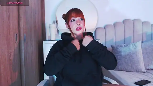 GiaStonne online show from 11-13-25, 05:28