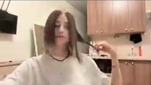 Snapshot of AidaGloshen chatting on 10-27-25, 05:06 AidaGloshen online show from 10-27-25, 05:06