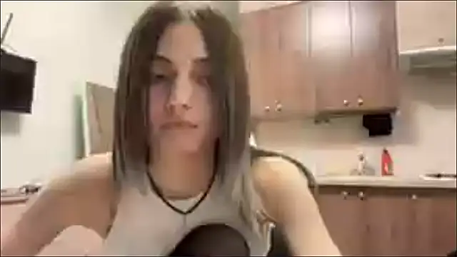 Snapshot of AidaGloshen chatting on 11-25-25, 06:08 AidaGloshen online show from 11-25-25, 06:08