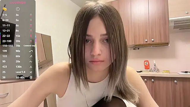 Snapshot of AidaGloshen chatting on 12-04-25, 01:31 AidaGloshen online show from 12-04-25, 01:31