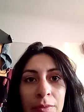 Snapshot of besosseductores chatting on 10-24-25, 11:12 besosseductores online show from 10-24-25, 11:12