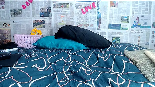 Snapshot of hexaravagina22 chatting on 11-09-25, 12:47 hexaravagina22 online show from 11-09-25, 12:47