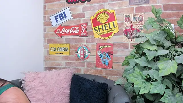 Snapshot of foxy_sharlotte chatting on 11-15-25, 06:37 foxy sharlotte online show from 11-15-25, 06:37