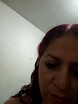 Snapshot of LAPOTRA_04 chatting on 10-27-25, 04:00 LAPOTRA 04 online show from 10-27-25, 04:00